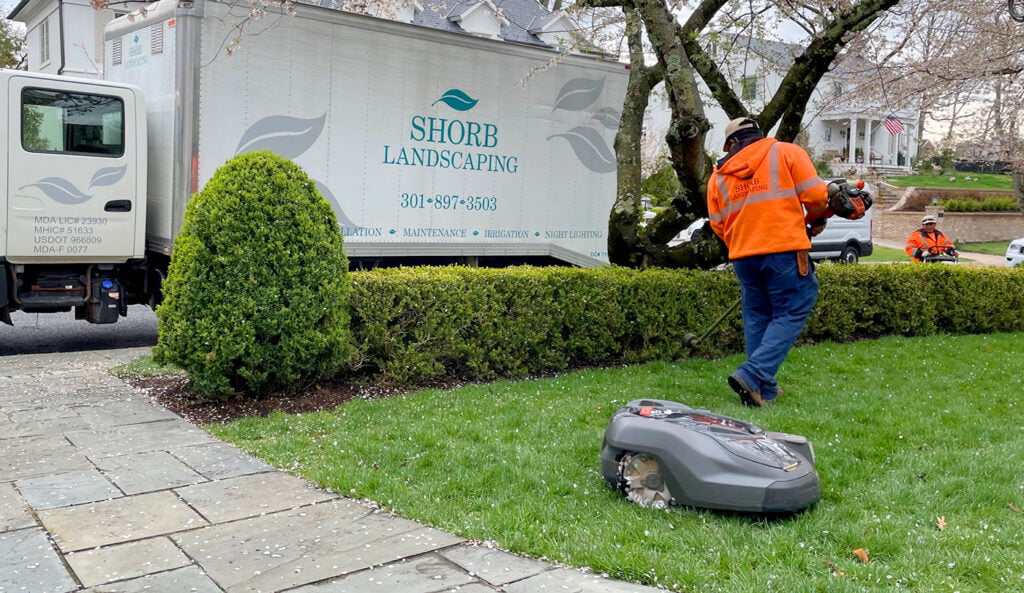 Electric lawn equipment
